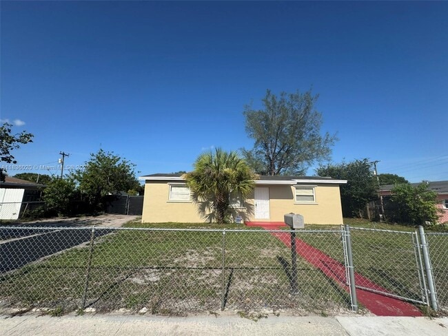 Building Photo - 20711 NW 32nd Pl