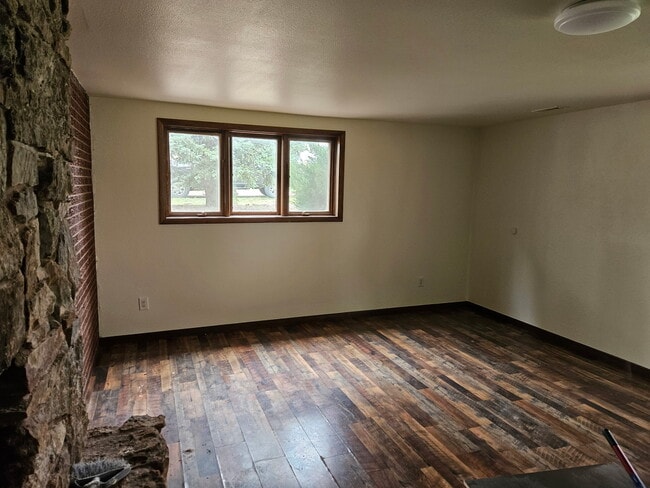 Building Photo - 738 S Watermelon Dr