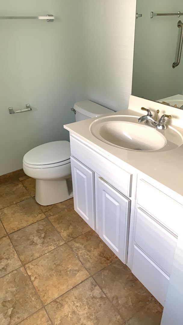 Building Photo - 3-Bedroom, 2-Baths located in desirable Ar...