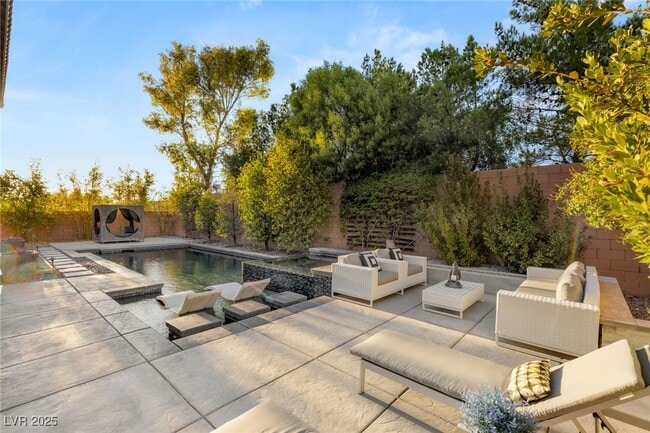 Building Photo - 338 Azar Swan Ave