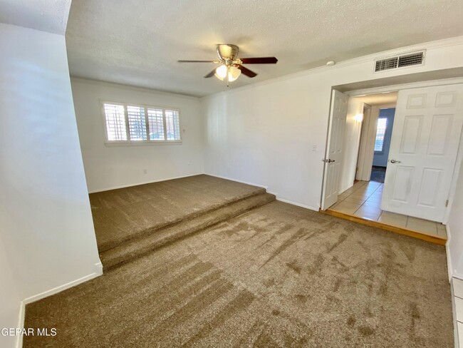 Building Photo - 1305 Vista De Oro Dr