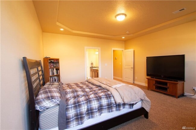 Building Photo - Beautiful 3 bed 2 bath stucco home in a ne...