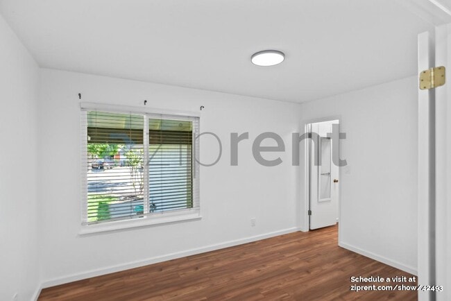 Building Photo - 516 Tanager Rd