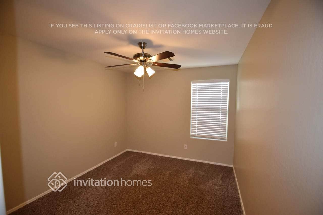 Building Photo - 1344 E Palomino Way