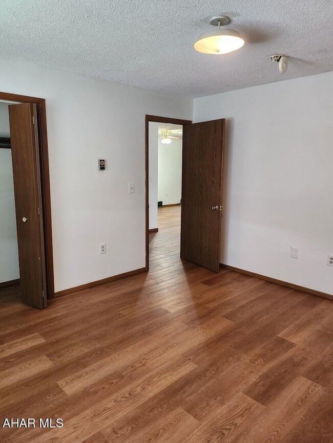 Building Photo - 534 N 5th St
