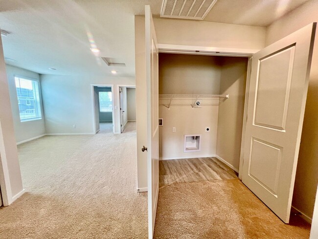 Building Photo - Ask about FREE RENT  WOW !! Easy Livin, in...