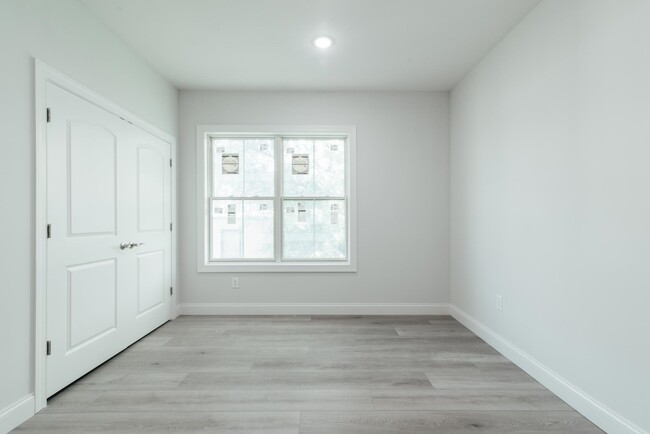 Building Photo - 144 Bergen Ave