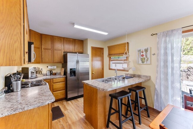 Building Photo - Classic 3 Bedroom 2 Bathroom in Fort Collins Ranch in an Incredible Location!