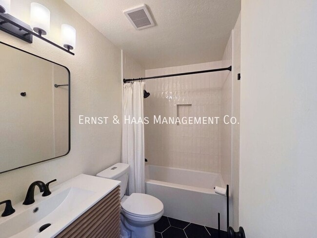 Building Photo - 12512 Cuesta Dr