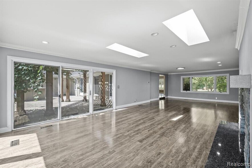 Building Photo - 3275 Chickering Ln