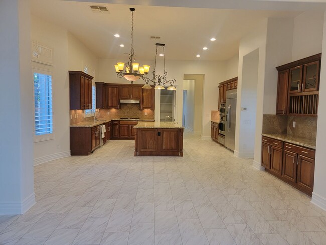 Building Photo - Captivating 5bd 4.5 bth in chandler