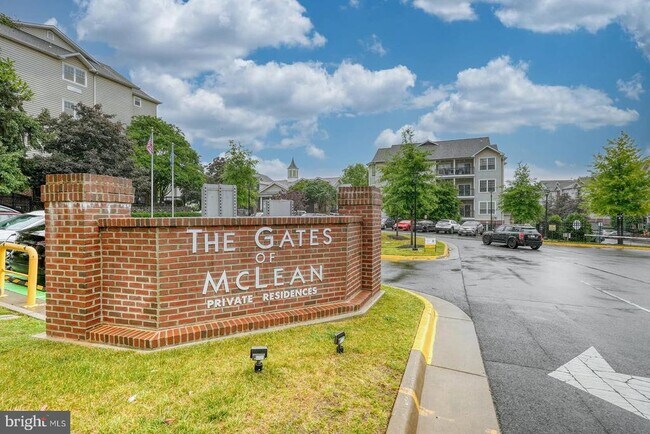 Building Photo - 1580 Spring Gate Dr.