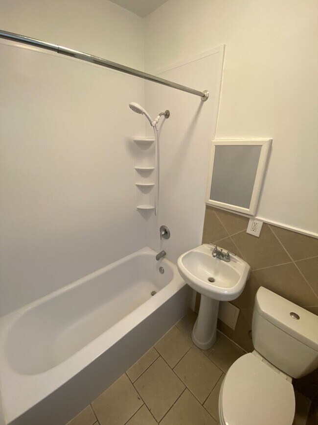 Interior Photo - 24 S Grove Apartments