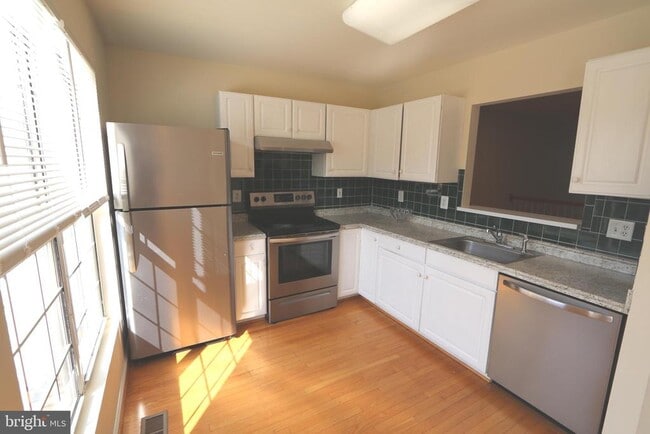 Building Photo - 2103 Brigadier Blvd