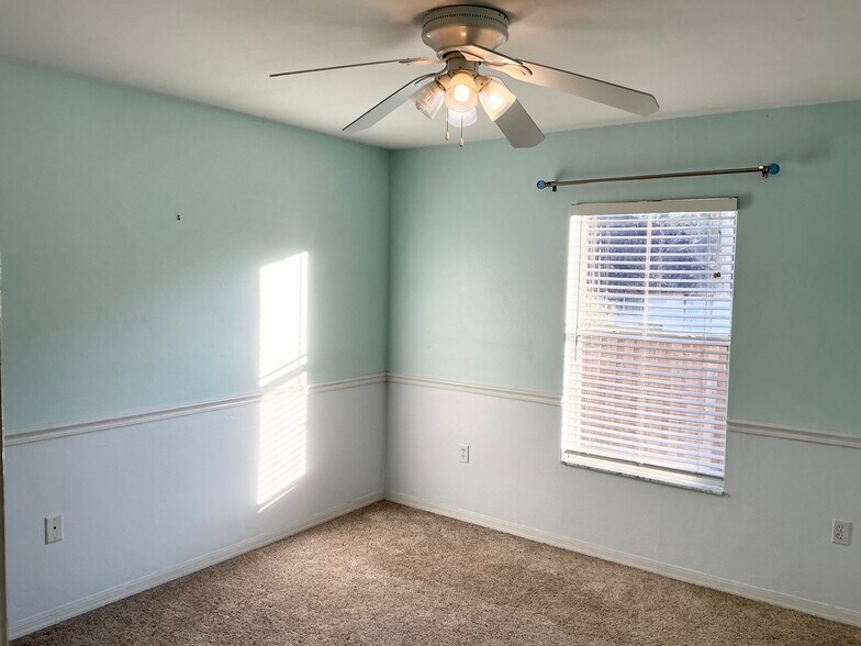 Building Photo - 8707 NW 10th Pl