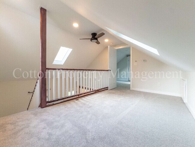 Building Photo - 2 BD/ 1 BA // Cottage Get Away just off of 42nd St // $1,875 per month // Pet Friendly*