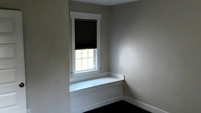 Building Photo - Country Estate Home in Ashland Area