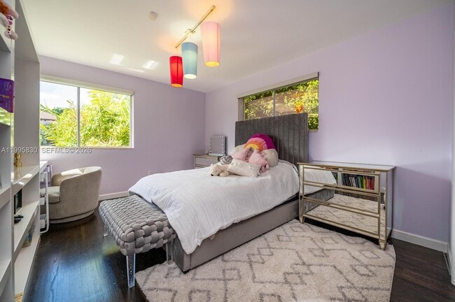 Building Photo - 9520 E Broadview Dr