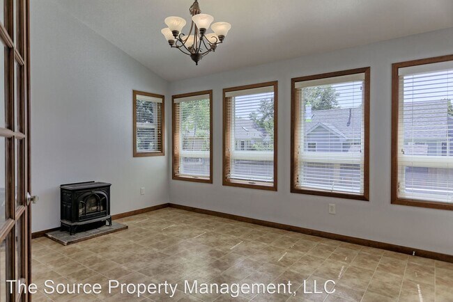 Building Photo - 3 br, 2 bath House - 1631 Barnwood Dr