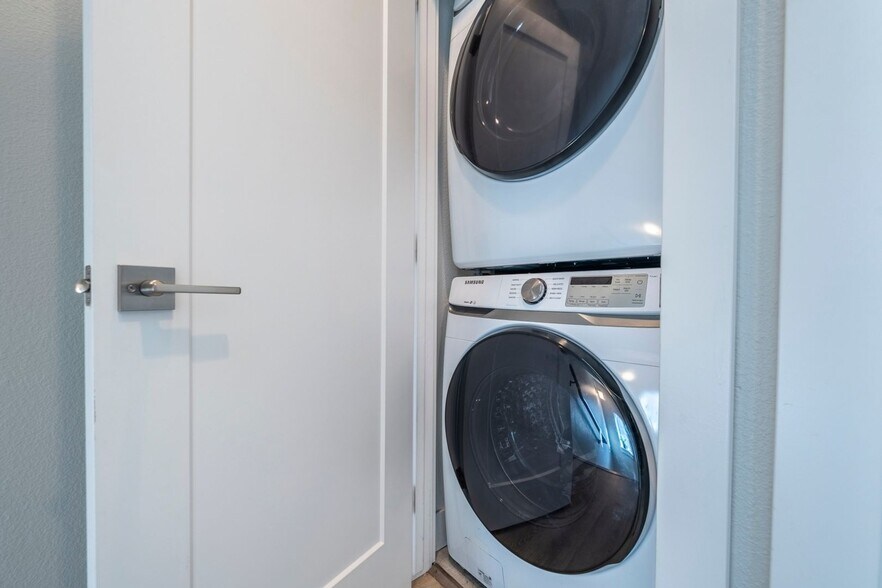 Building Photo - 2790 W 25th Ave