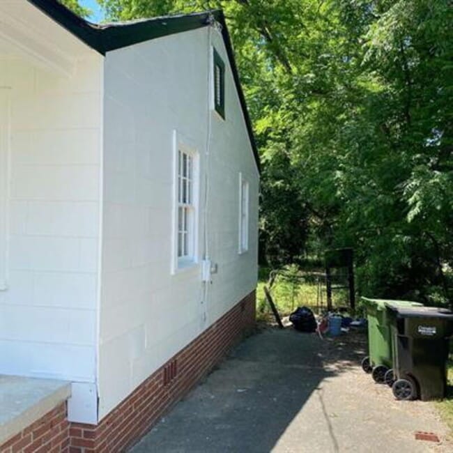 Building Photo - 3471 Buena Vista Rd