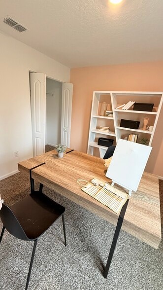 Picture of model home - 16 Summerwood Rd S