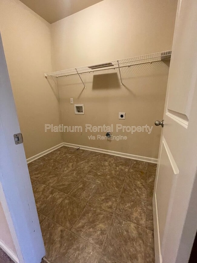 Building Photo - 5755 Rialto Way