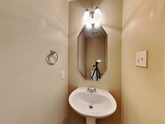 Building Photo - 8030 Echinacea Dr