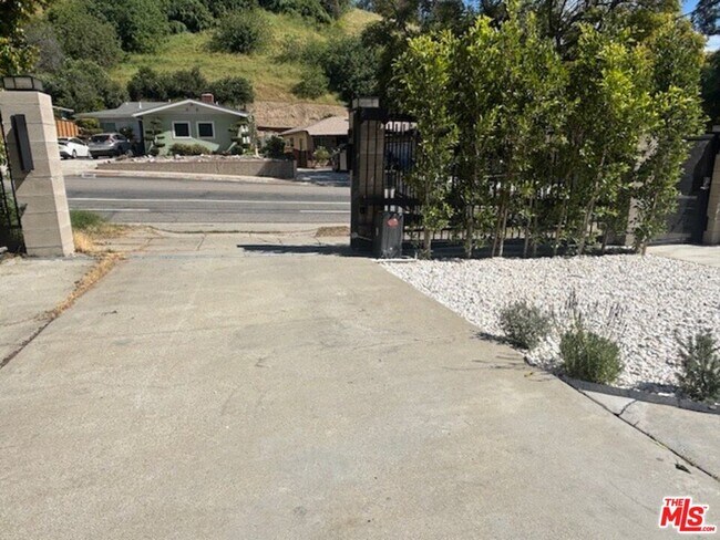 Building Photo - 4049 Monterey Rd