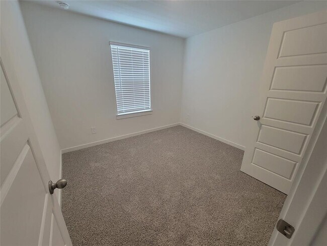 Building Photo - 10109 Spring Branch Trail