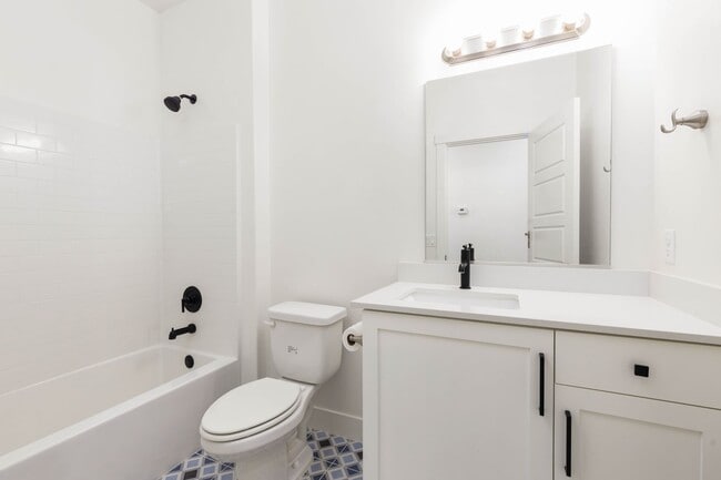 Building Photo - 3 bed plus office / 2.5 bath / 3 car Single Story with Community Pool!