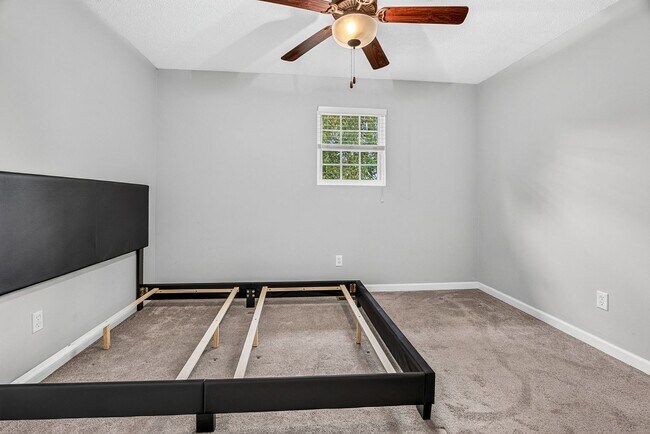 Building Photo - 507 Stinson Dr