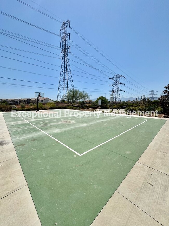 Building Photo - 13941 Blossom Way