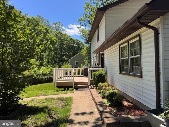 Building Photo - 2026 Admiral Dr