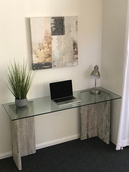 Office area - 15920 Caras Ct