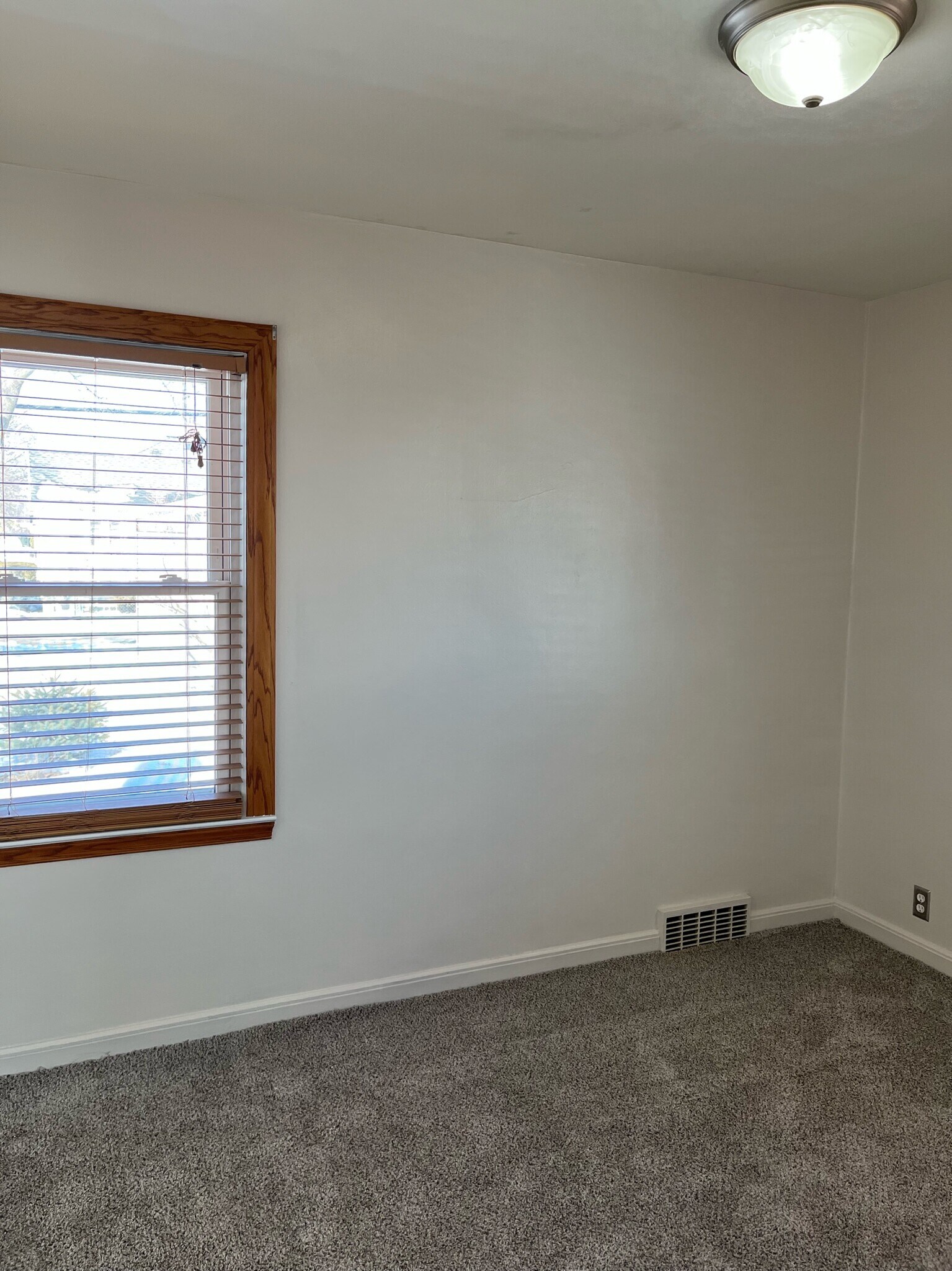 Bedroom 2 - 8634 W Burleigh St