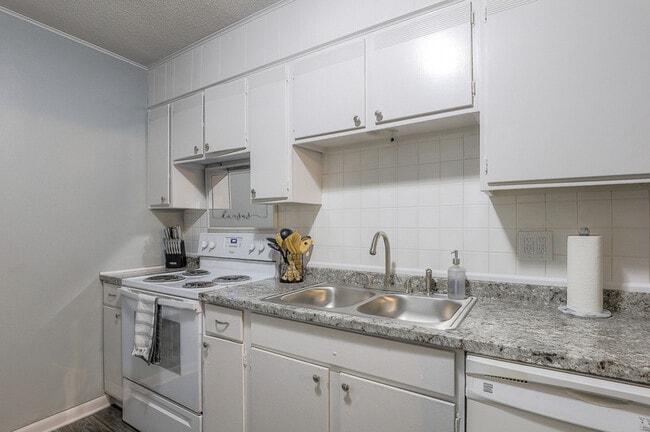 Building Photo - 8327 Lowell Ave