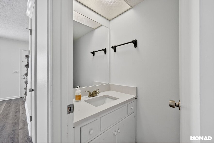 Building Photo - 288 Donna Dr