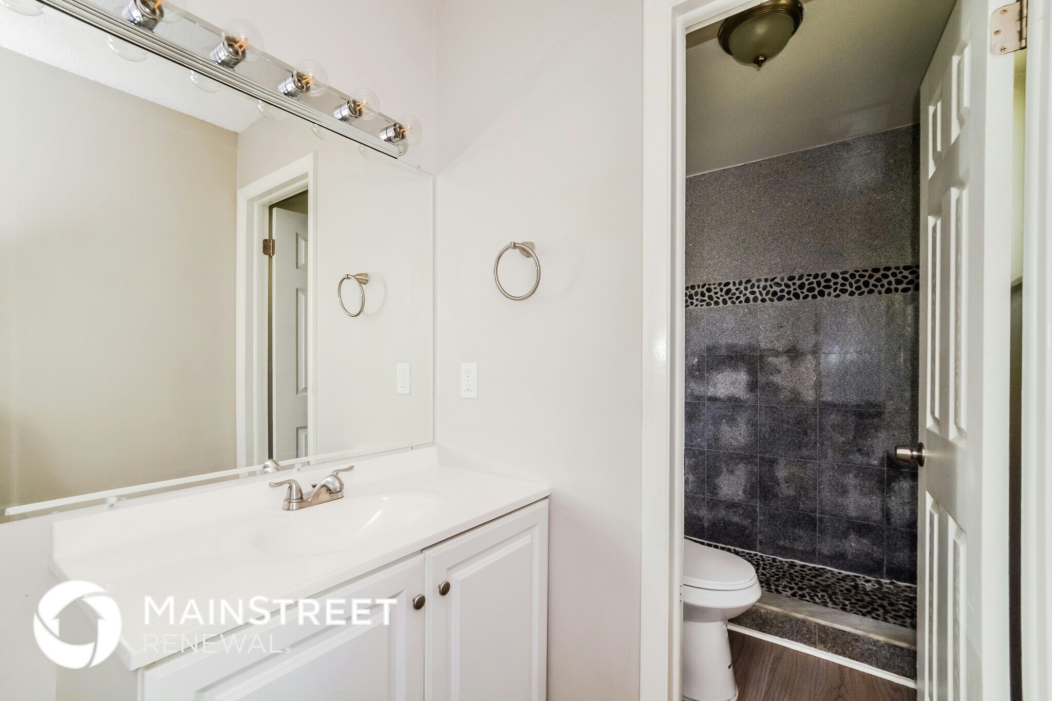 Building Photo - 3074 Riverbrook Dr