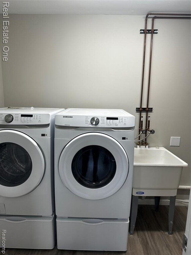 Building Photo - 38 Kenyon Dr