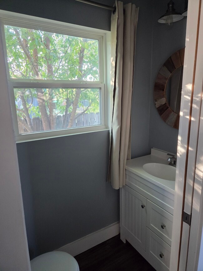 Building Photo - 1003 W Elsmere Pl