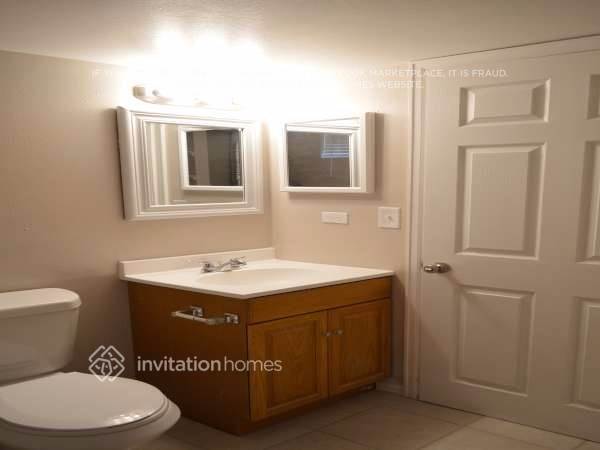 Building Photo - 11156 Forest Ave