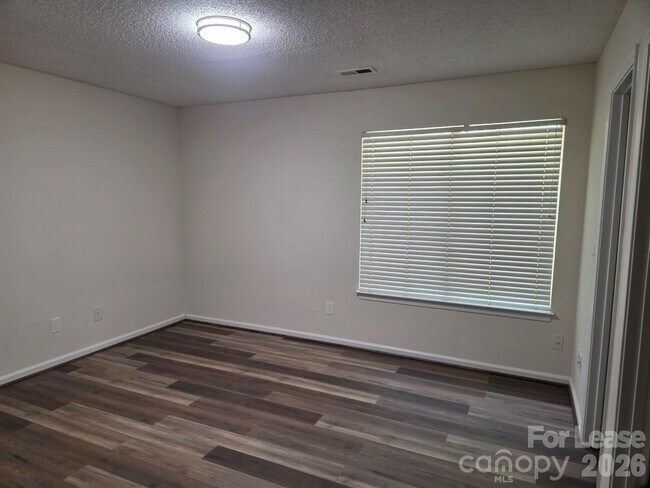 Building Photo - 437 Cedarcroft Dr