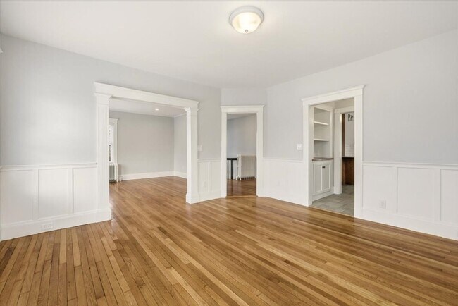 Building Photo - 22 Lewis St