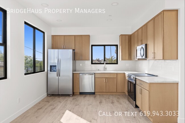 Building Photo - 3248 Clairemont Dr