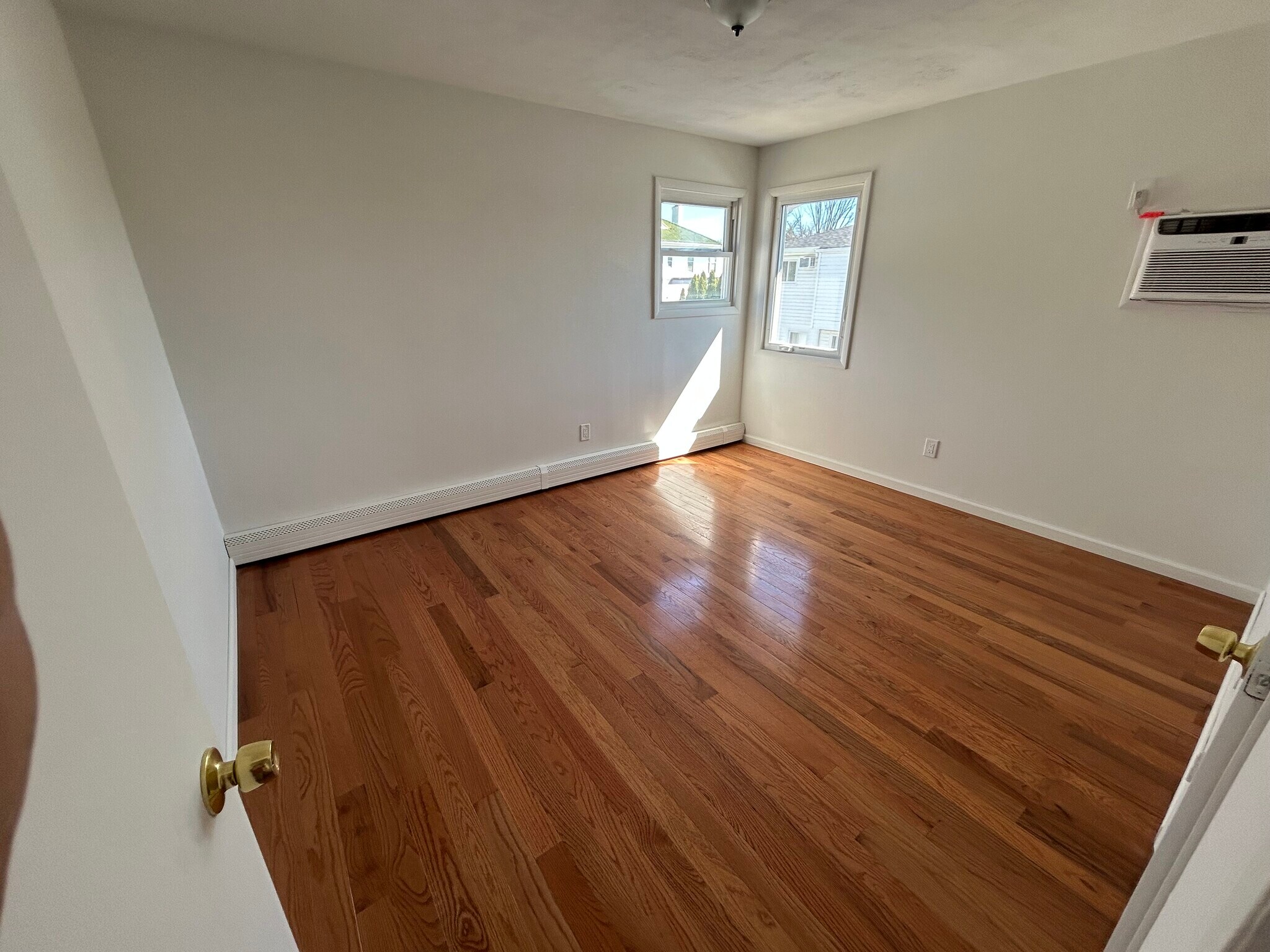 Building Photo - 405 Massapequa Ave