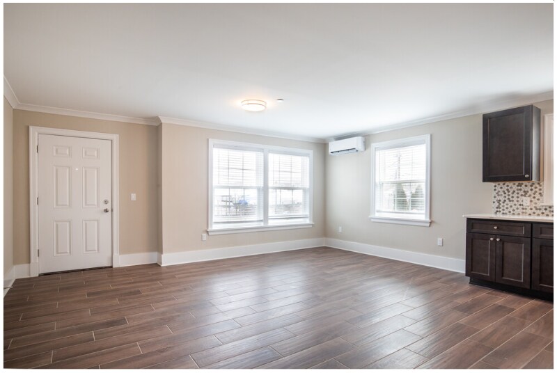 Building Photo - 1163 Montauk Hwy