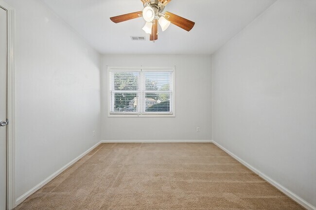 Building Photo - 1128 Grandy Ct