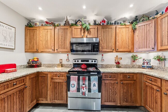Building Photo - Furnished 2BR/2BA Breckenridge Condo | Garage, Fireplace & Hot Tubs | Available Oct. 1