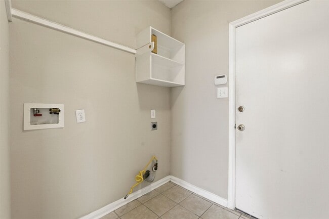 Building Photo - 7910 Masonwood Ln